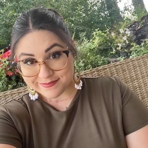 Meet your Posher, Carolina